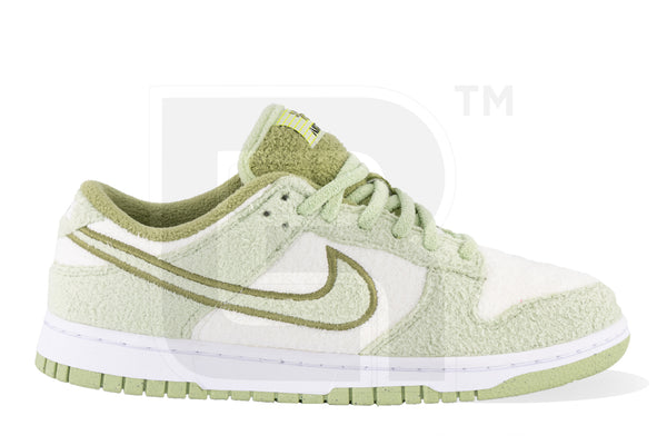 Nike Dunk Low SE "Fleece Pack Honeydew" (W)